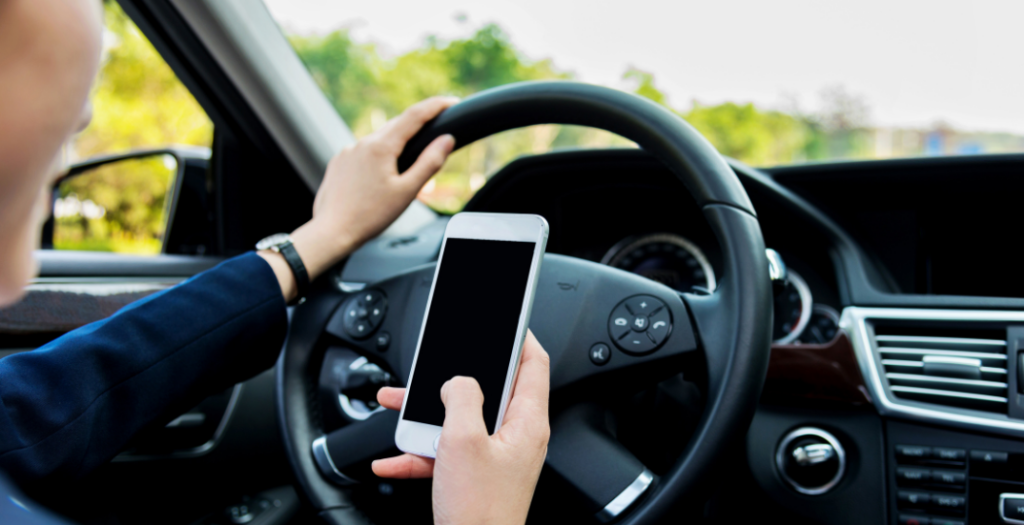 Common Causes of Delivery Driver Accidents - distracted driving